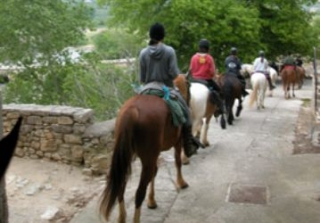  Saída de Monclus a cavalo 
